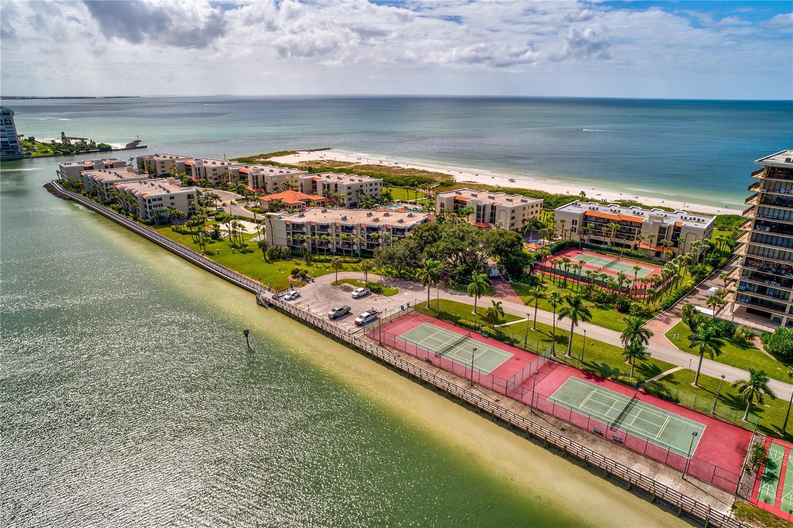 Listing photo id 34 for 7532 Bayshore Drive 203