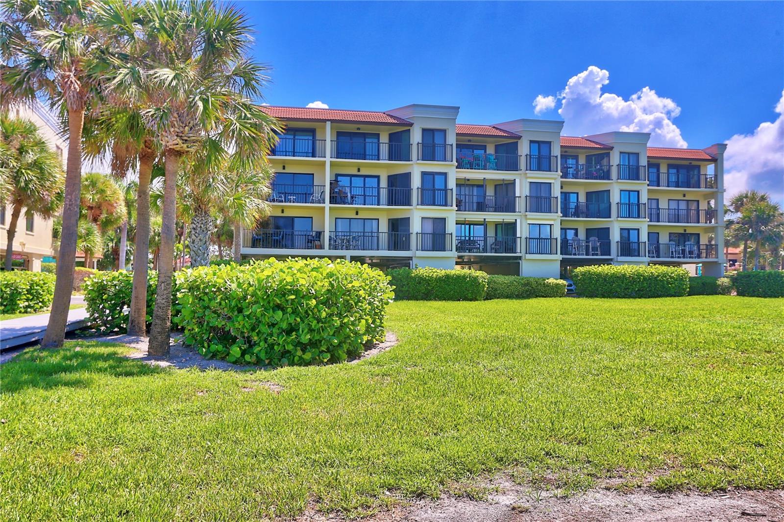 Listing photo id 58 for 7532 Bayshore Drive 203