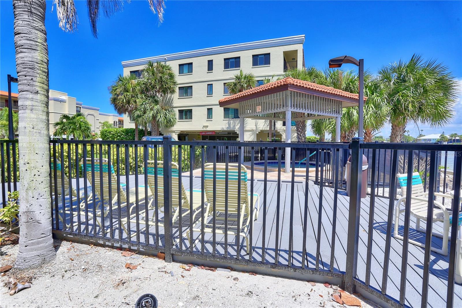 Listing photo id 60 for 7532 Bayshore Drive 203