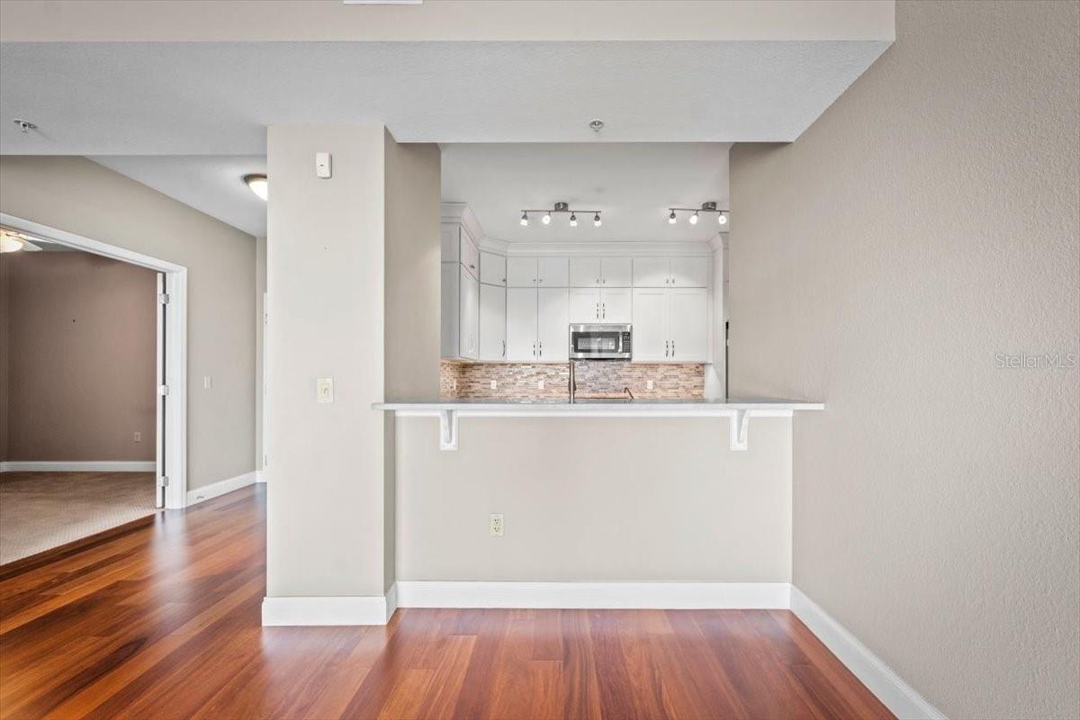 Image 11 of 41 For 2801 Ridgewood Avenue 807