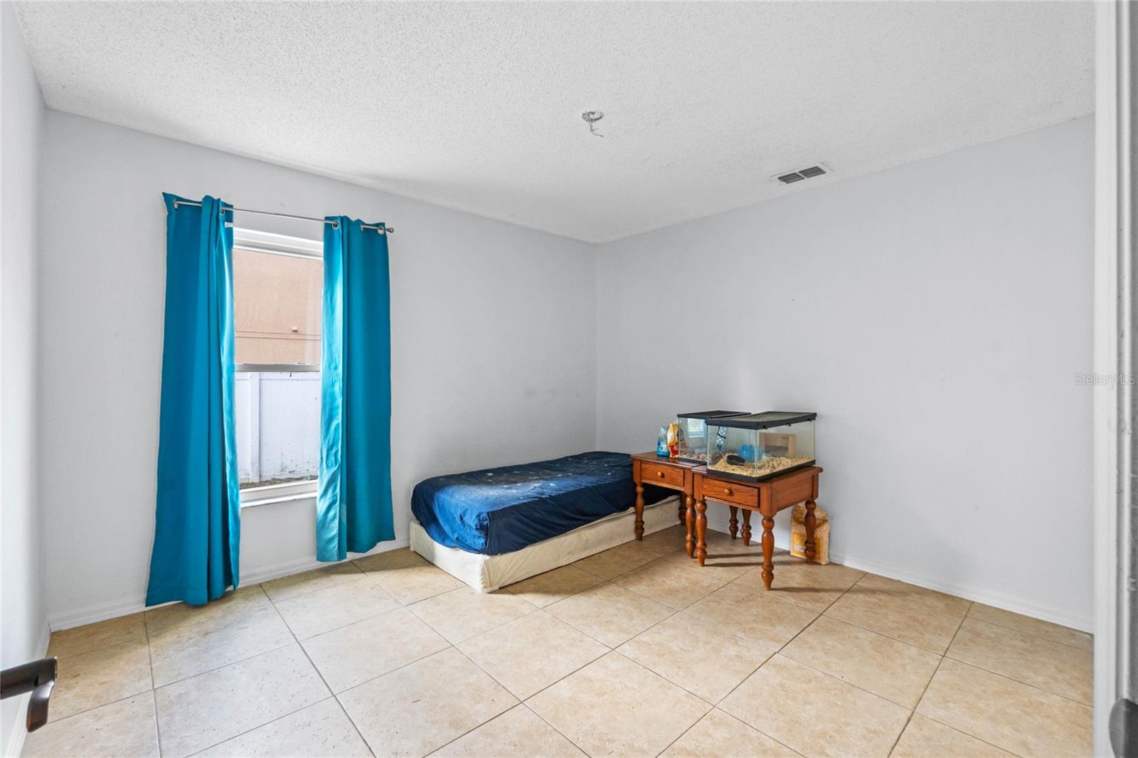 Image 9 of 13 For 2029 Knollcrest Drive
