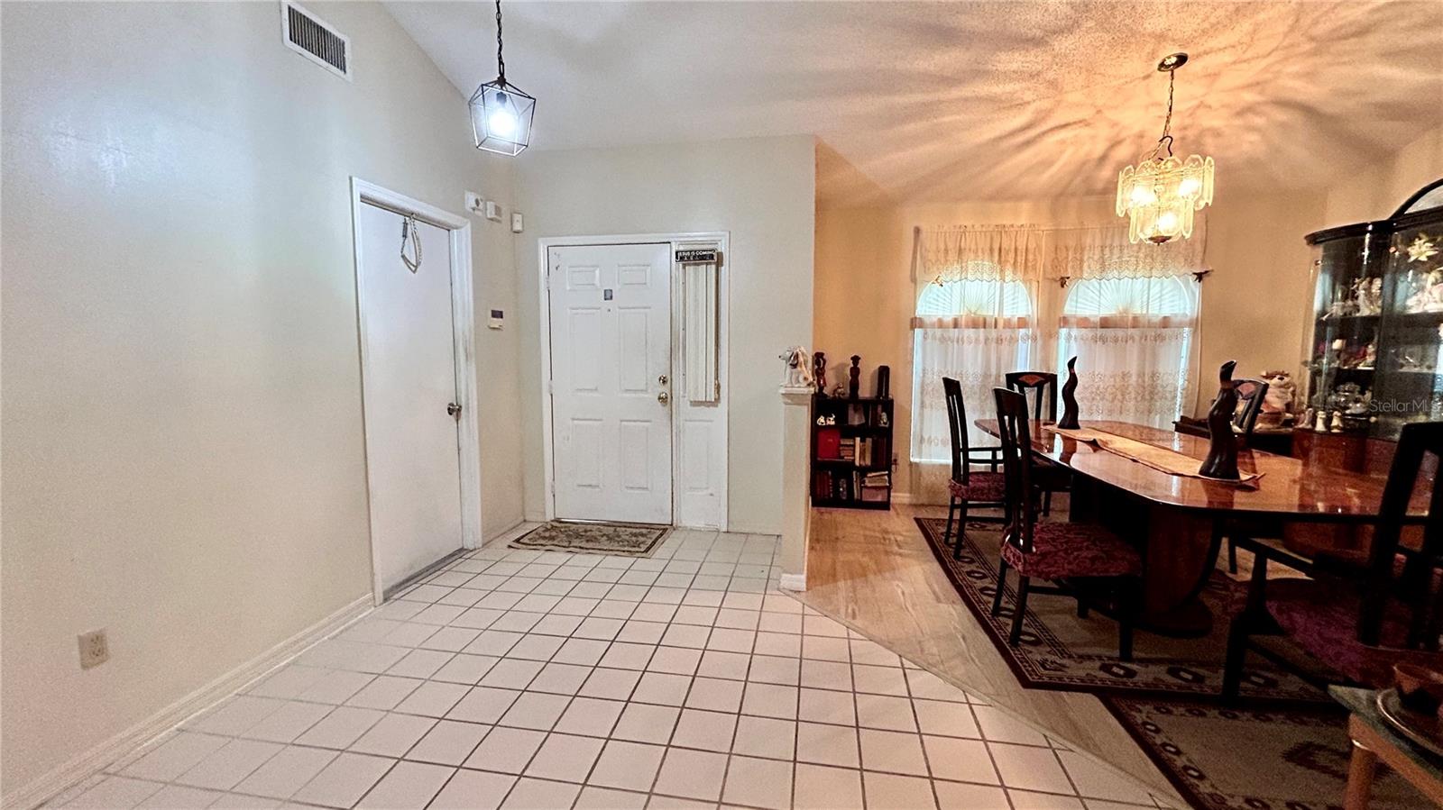 Image 8 of 23 For 915 Elmont Street Nw
