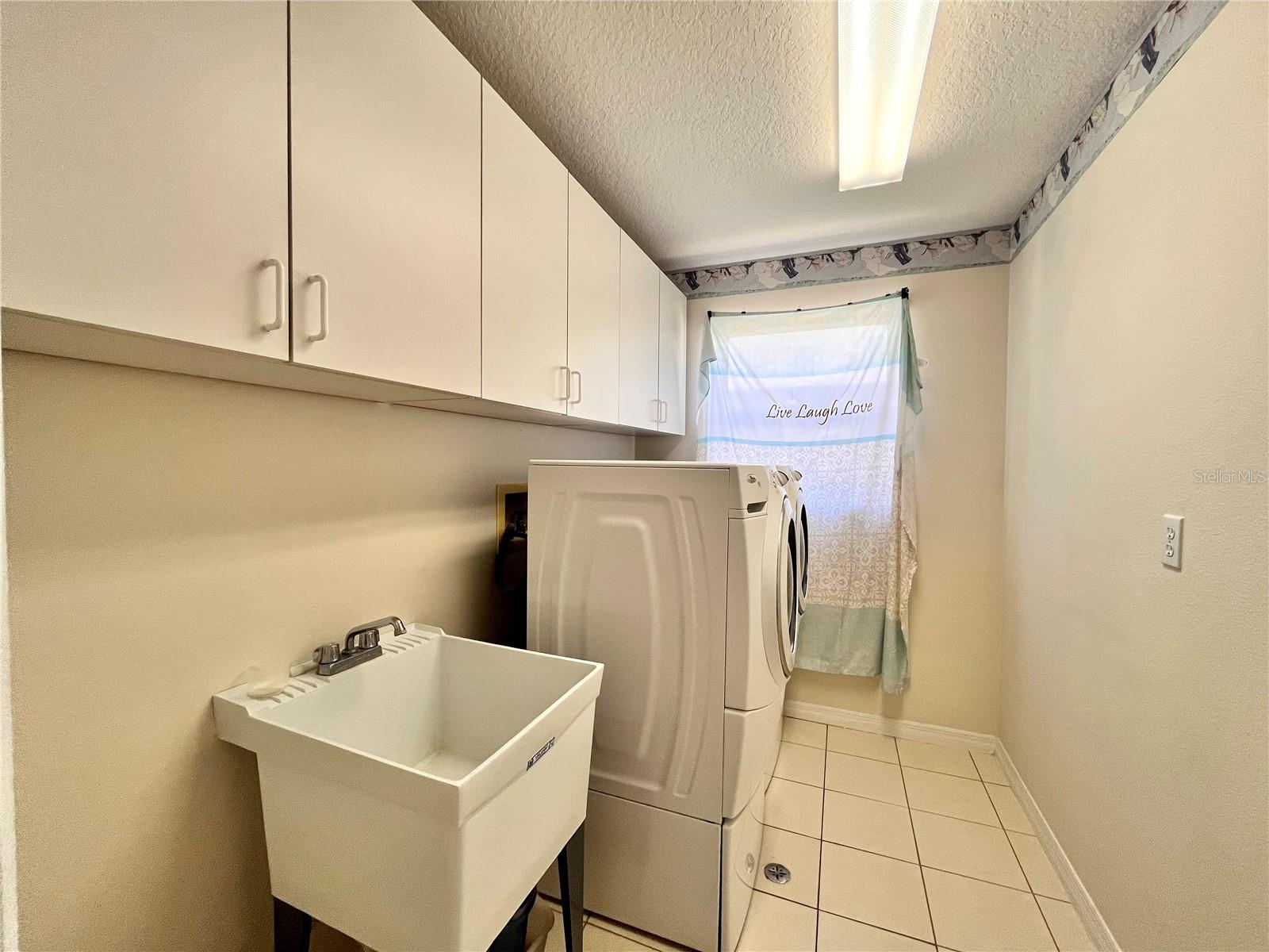 Image 16 of 21 For 2047 Friar Tuck Lane