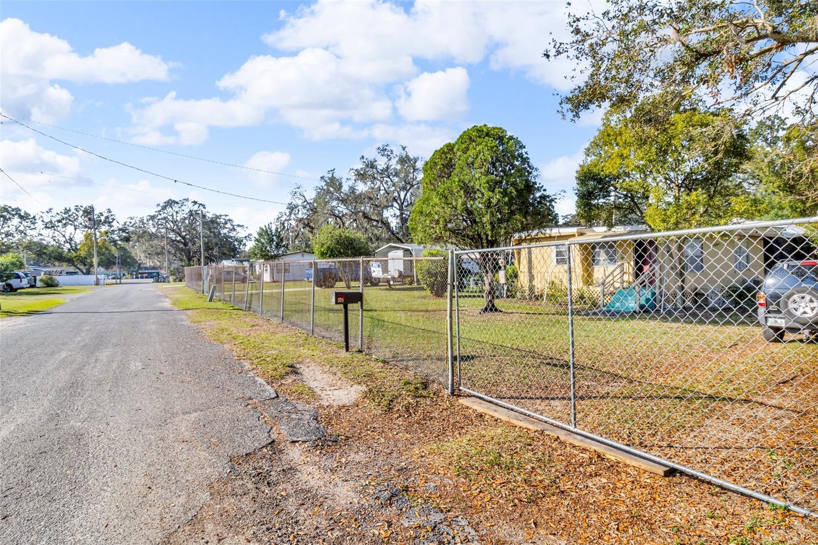 Image 4 of 34 For 109 Sharewood Drive