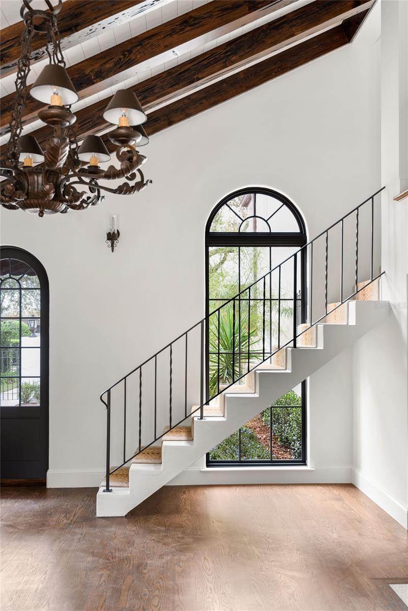 Image 11 of 50 For 909 Seminole Drive