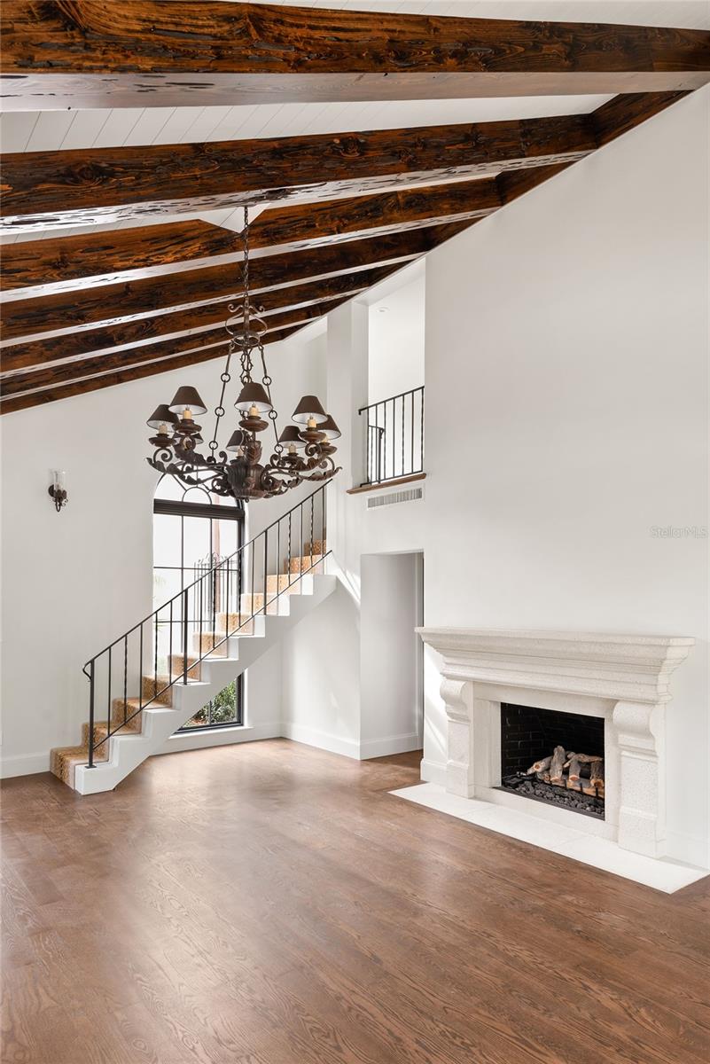 Image 12 of 50 For 909 Seminole Drive