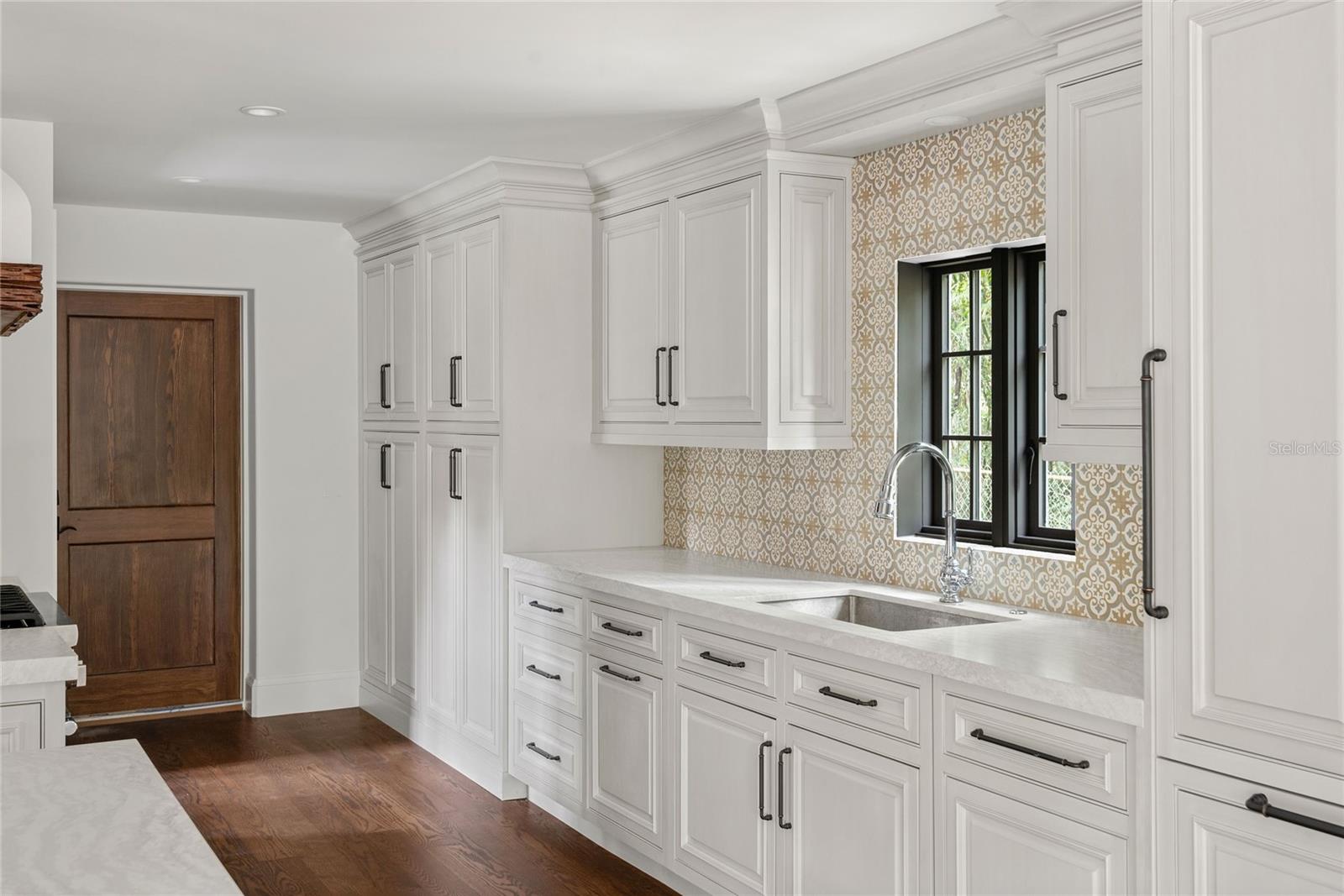 Image 15 of 50 For 909 Seminole Drive