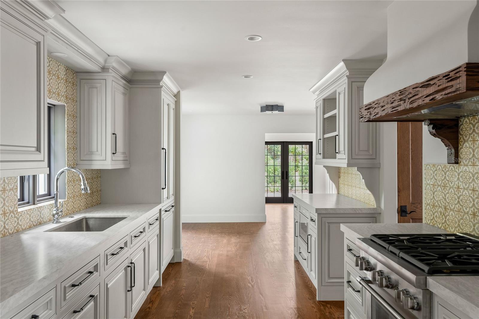 Image 16 of 50 For 909 Seminole Drive