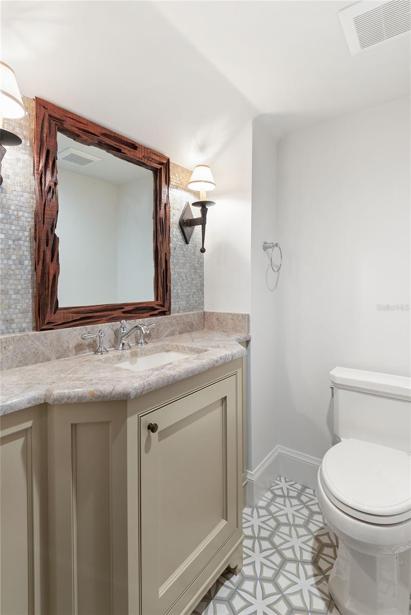 Image 22 of 50 For 909 Seminole Drive