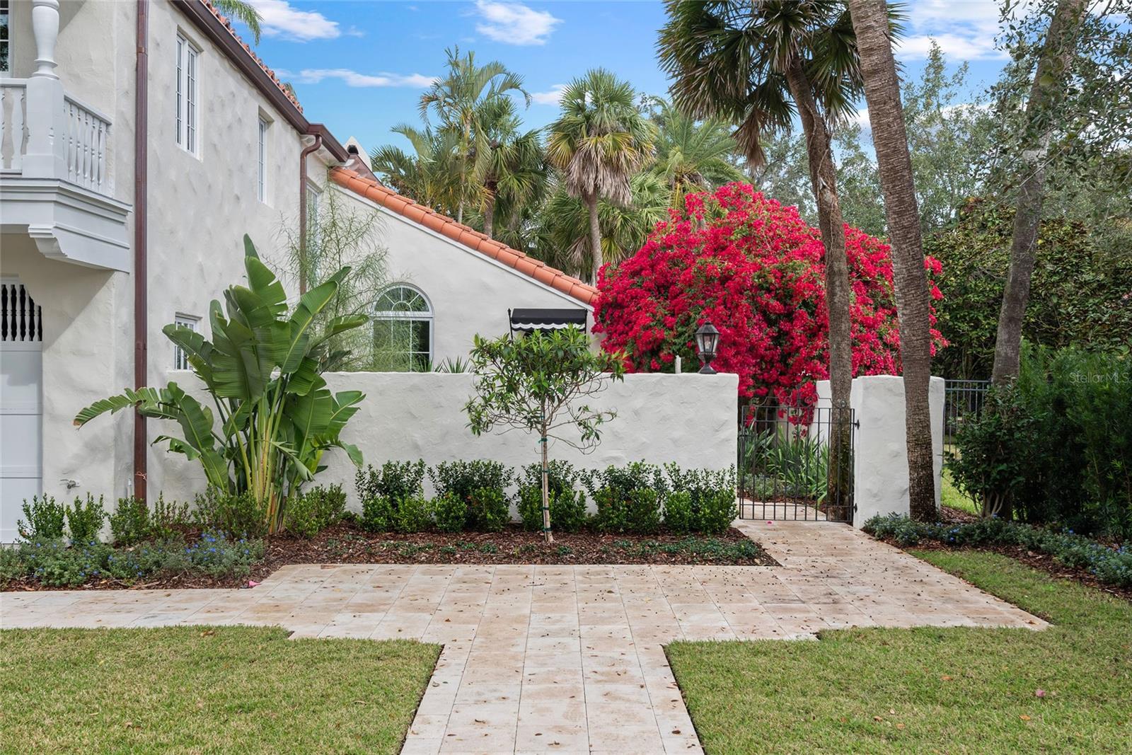 Image 3 of 50 For 909 Seminole Drive