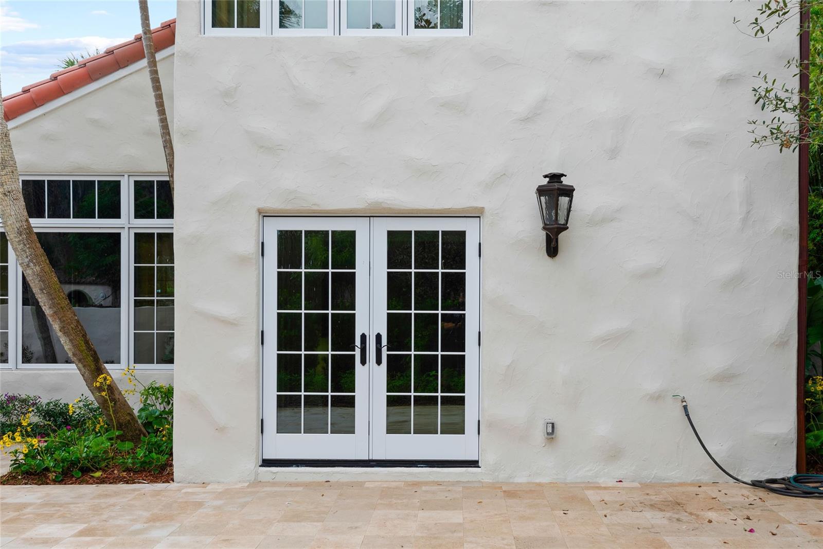 Image 40 of 50 For 909 Seminole Drive