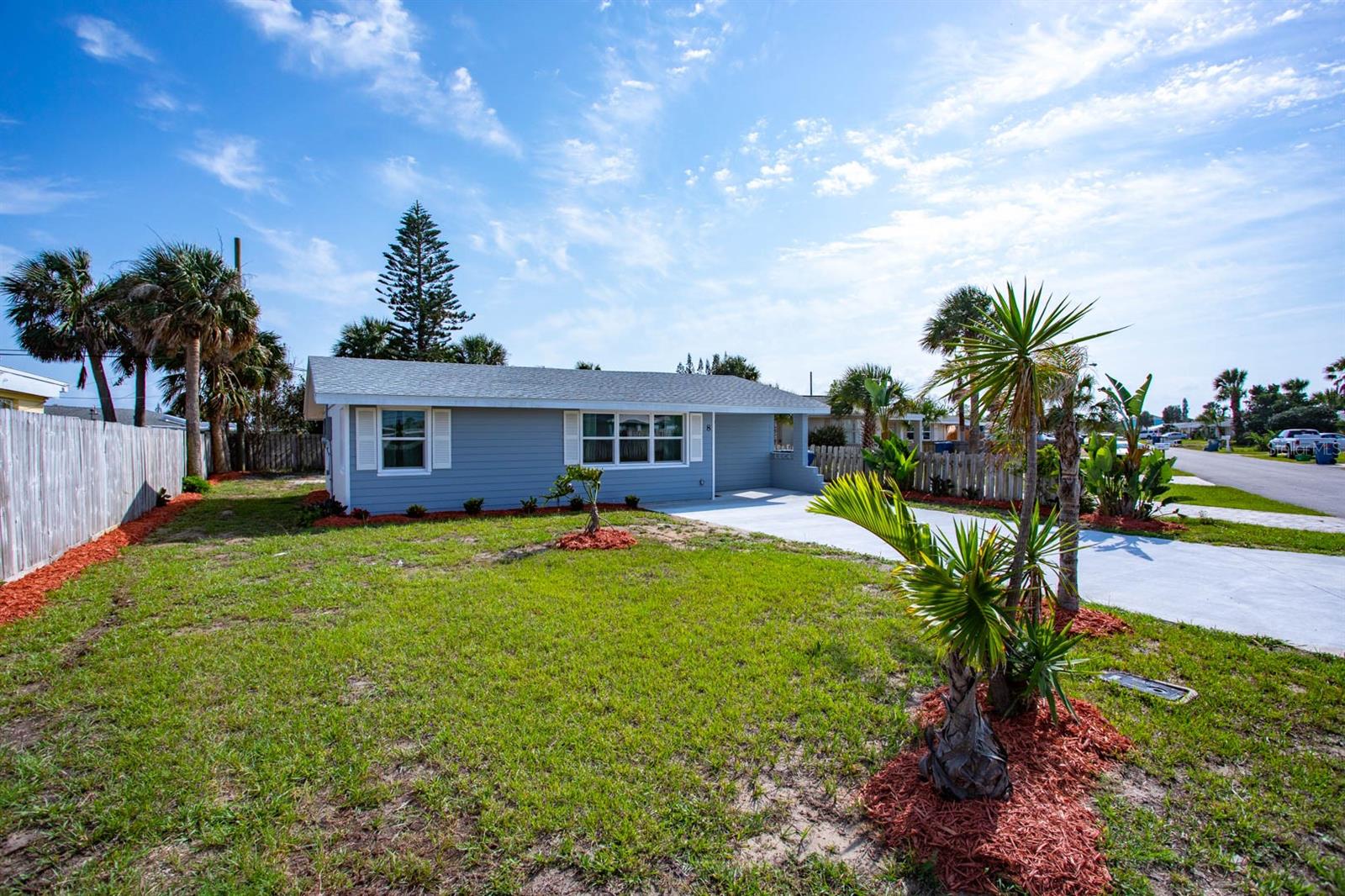 Image 2 of 44 For 8 Palm Drive
