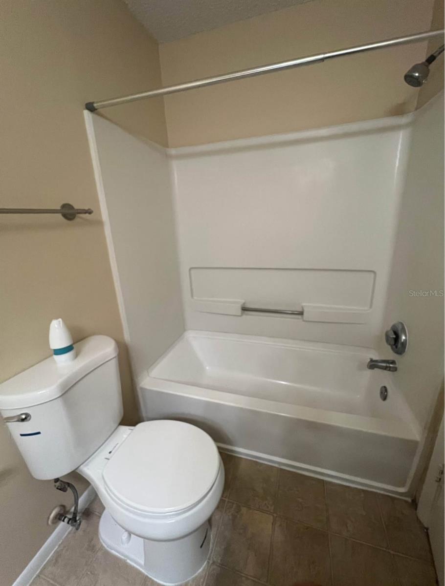 Image 7 of 9 For 718 Sugar Bay Way 200