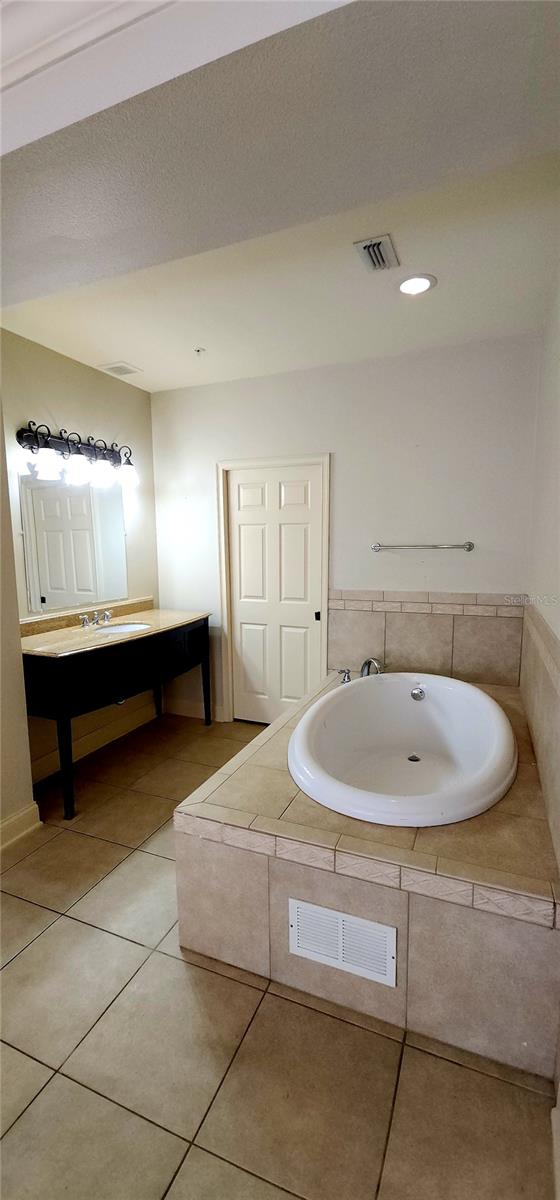 Image 15 of 29 For 2834 Bella Vista Drive