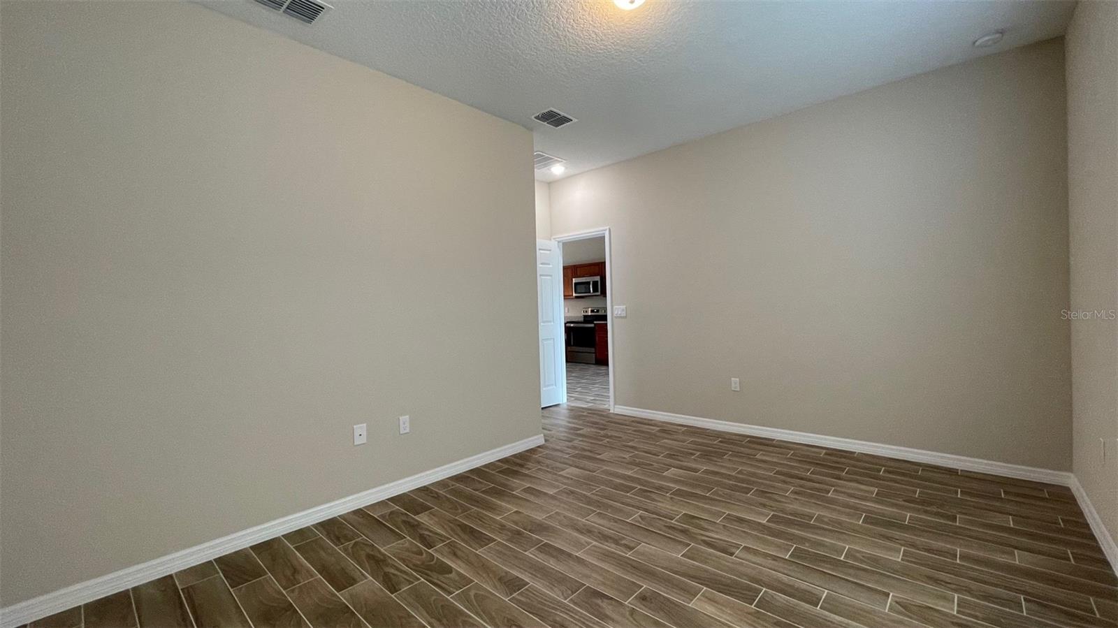 Image 18 of 23 For 711 Mink Court