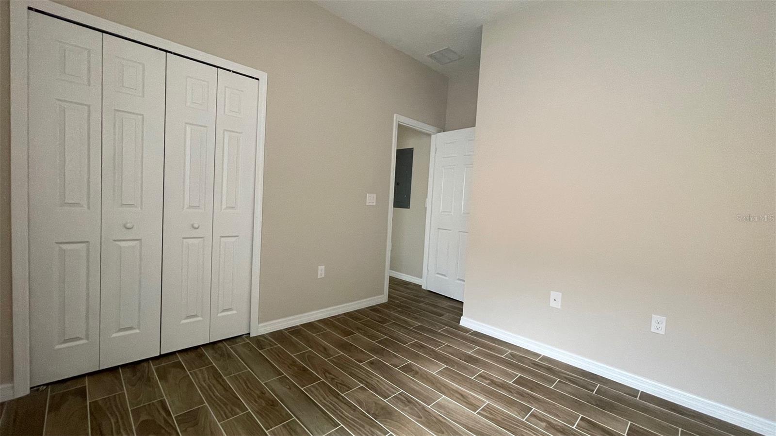 Image 7 of 23 For 711 Mink Court