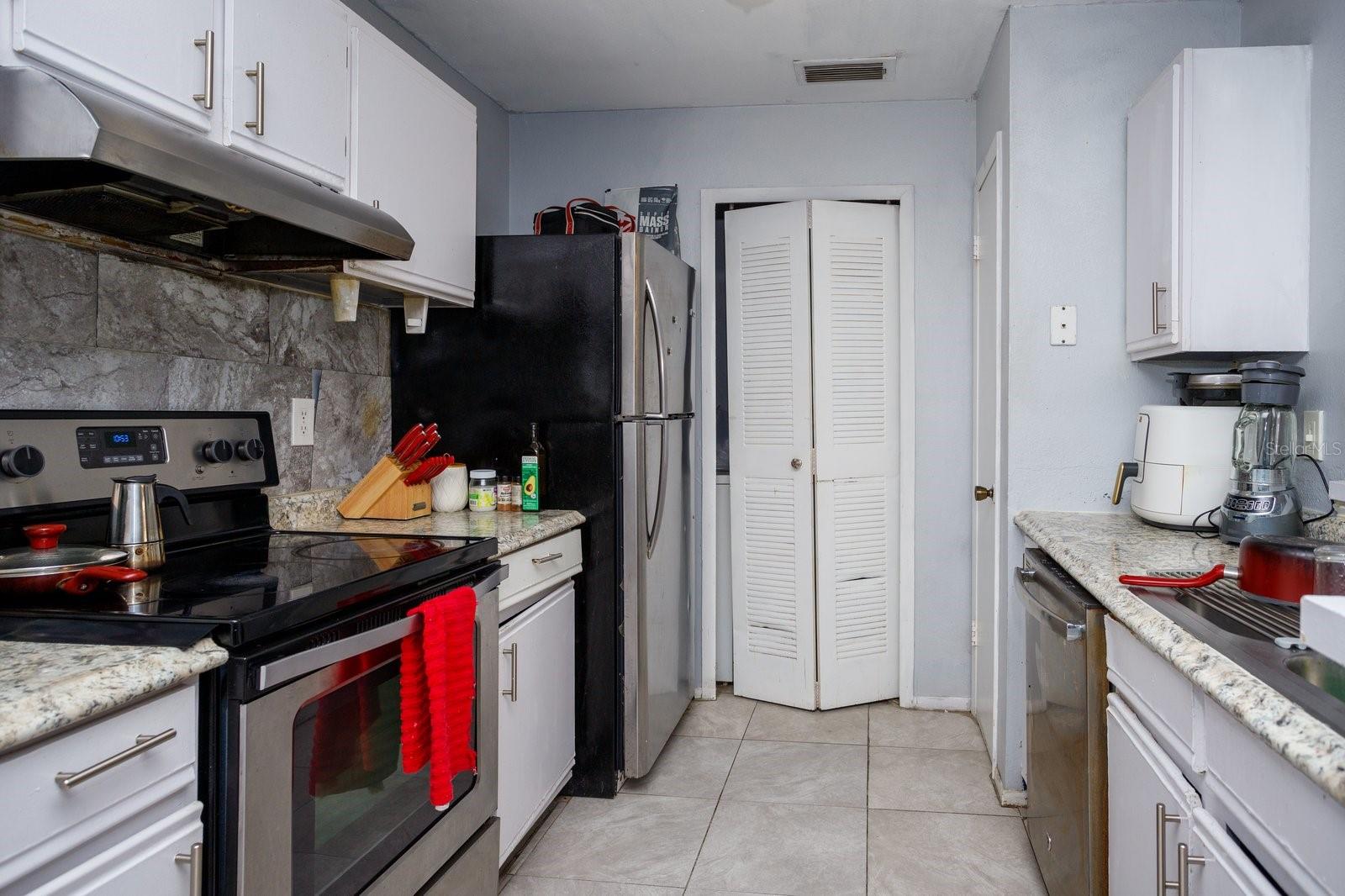 Image 5 of 13 For 2060 Cascades Blvd  302