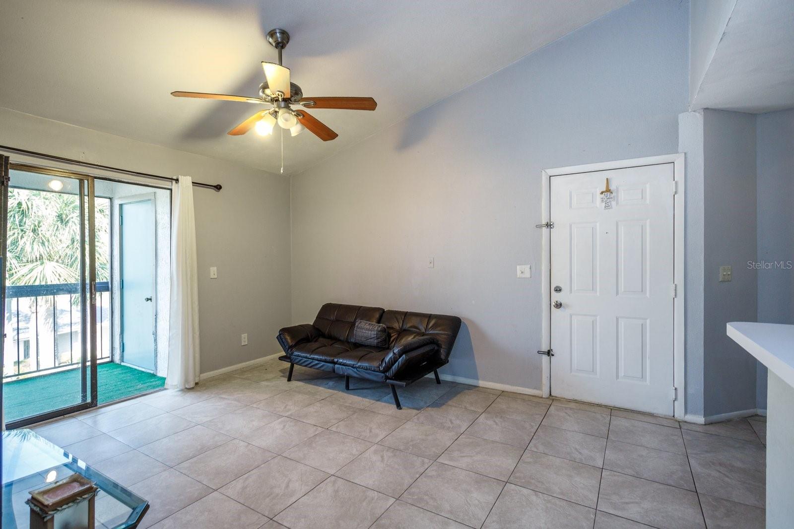 Image 7 of 13 For 2060 Cascades Blvd  302