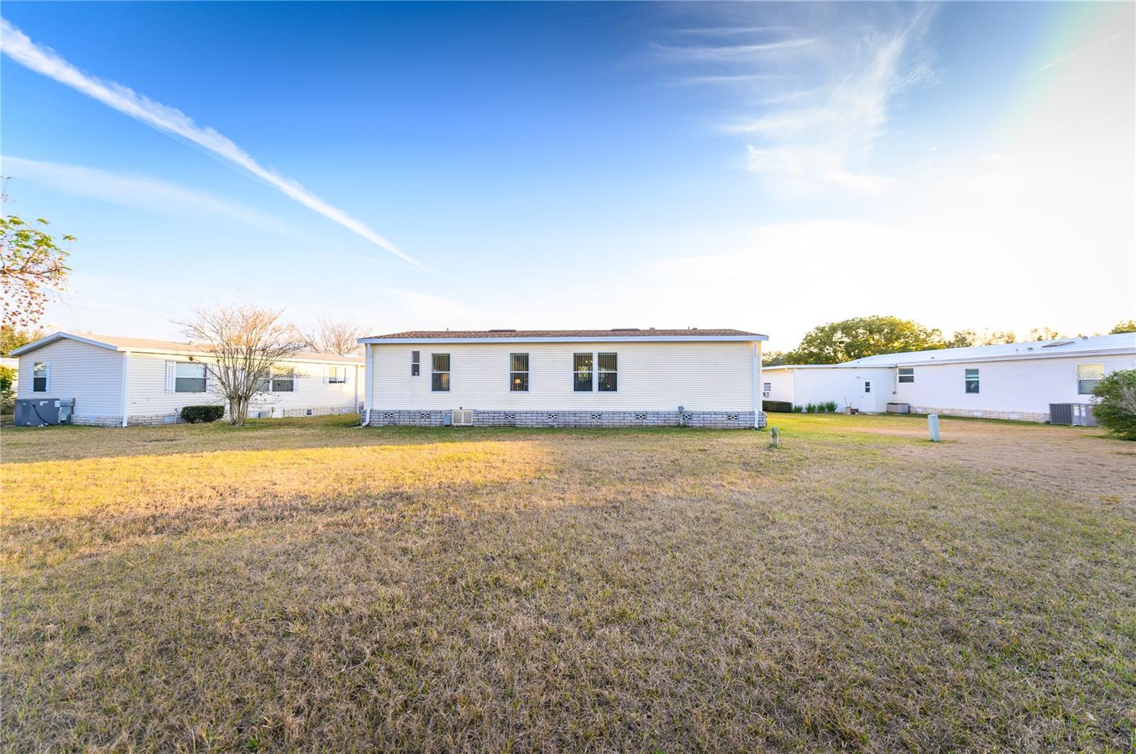 Image 39 of 49 For 2737 Lake Grassmere Court 899