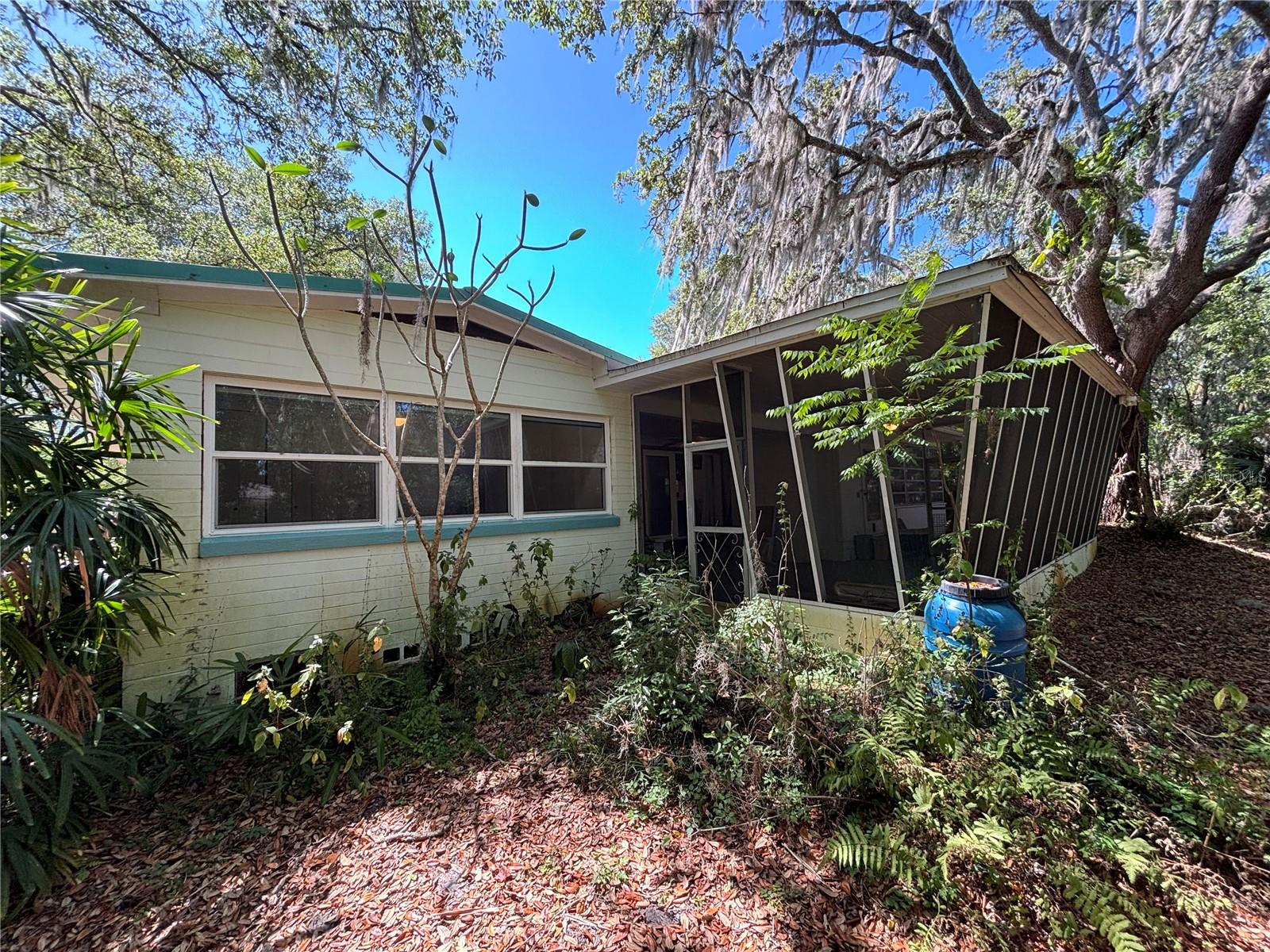 Image 30 of 41 For 22 Poinsettia Drive