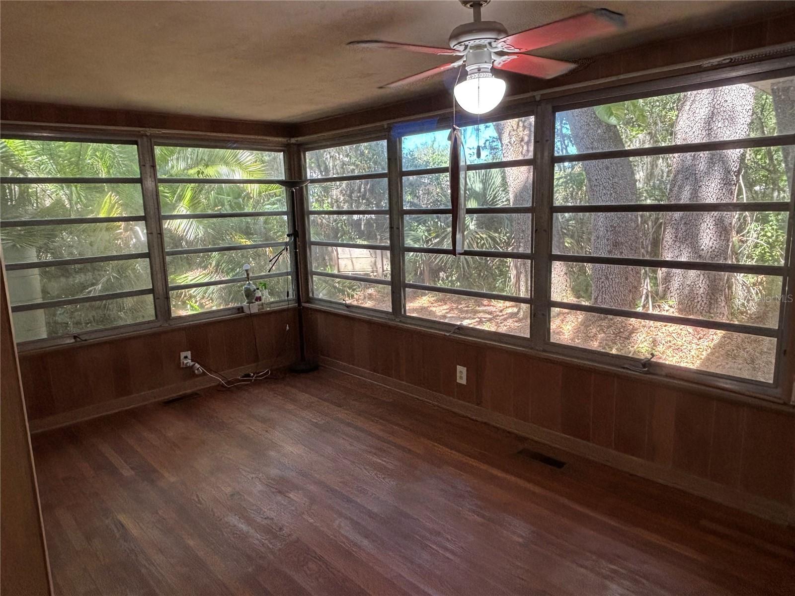 Image 4 of 41 For 22 Poinsettia Drive