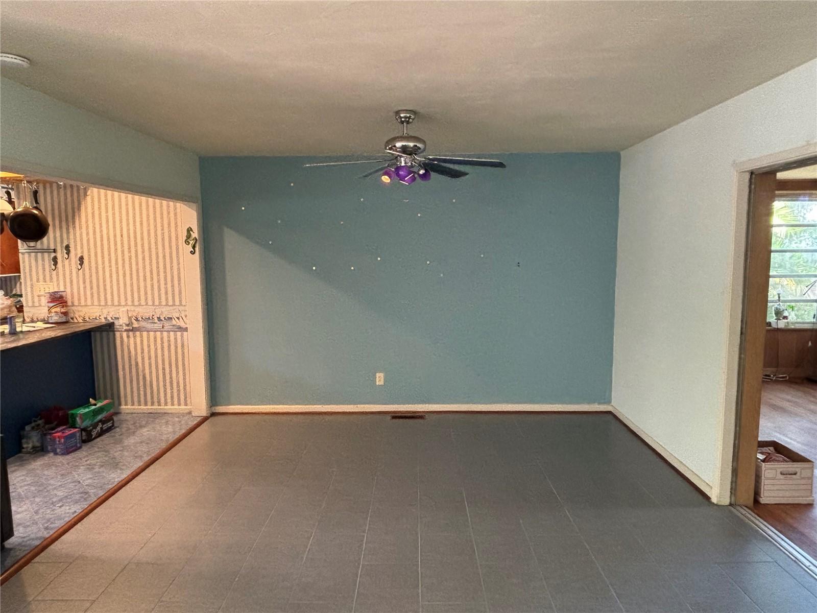 Image 6 of 41 For 22 Poinsettia Drive