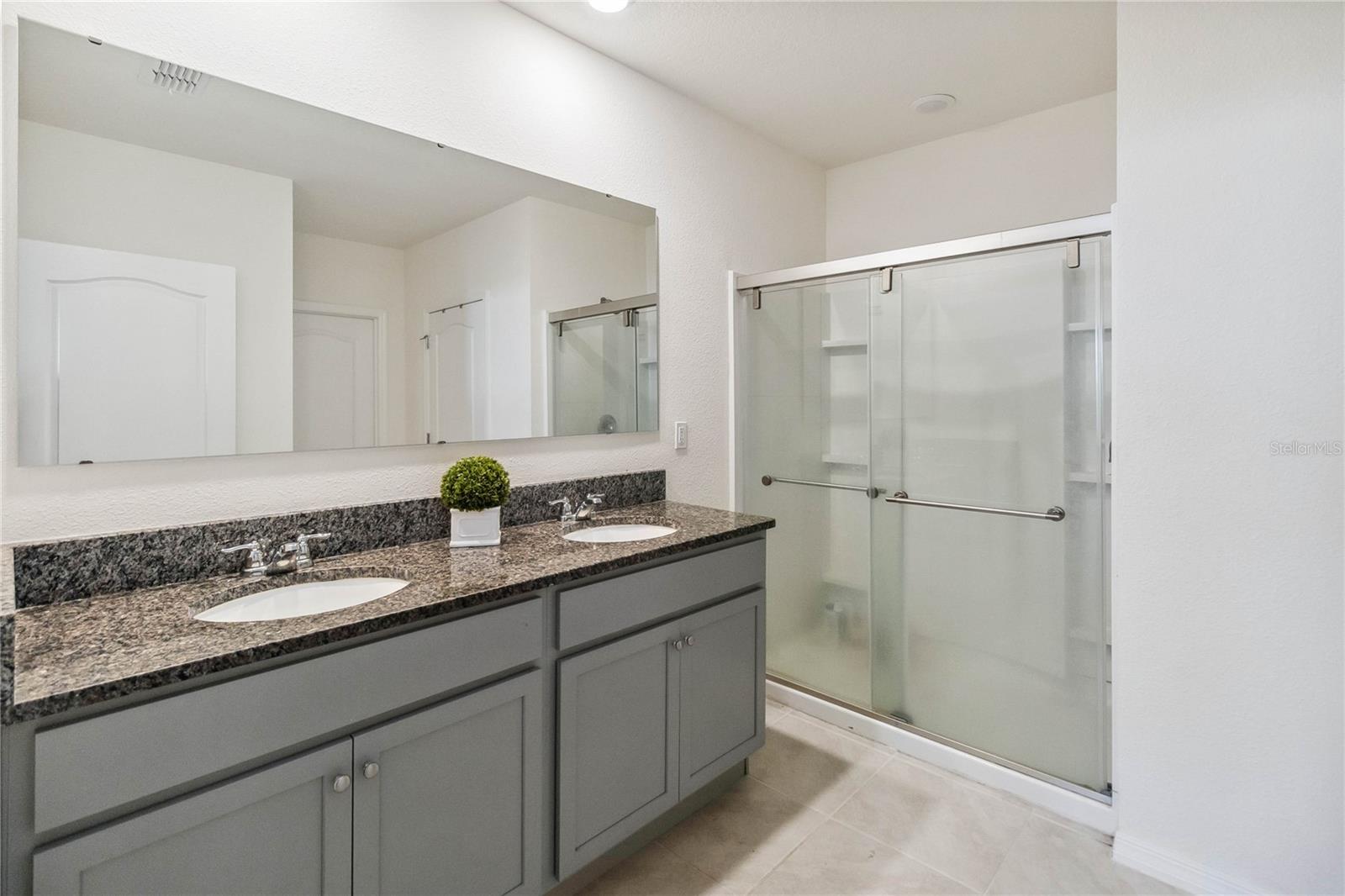Image 18 of 35 For 9537 Black Walnut Drive