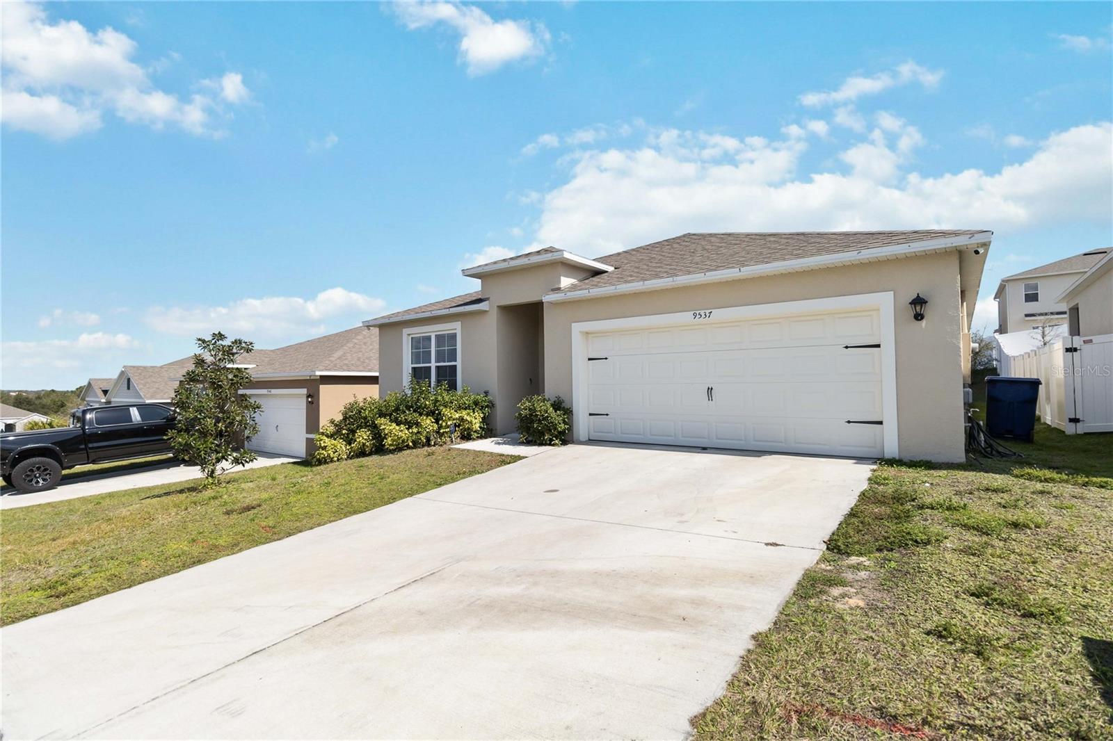 Image 4 of 35 For 9537 Black Walnut Drive