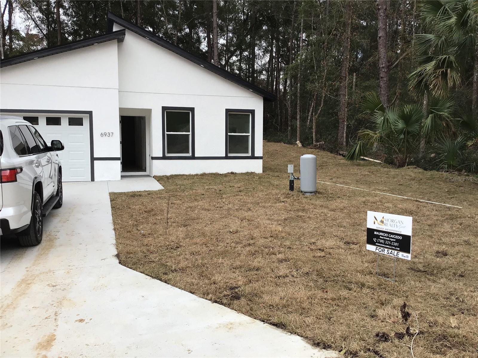 Image 2 of 27 For 6937 23 Avenue