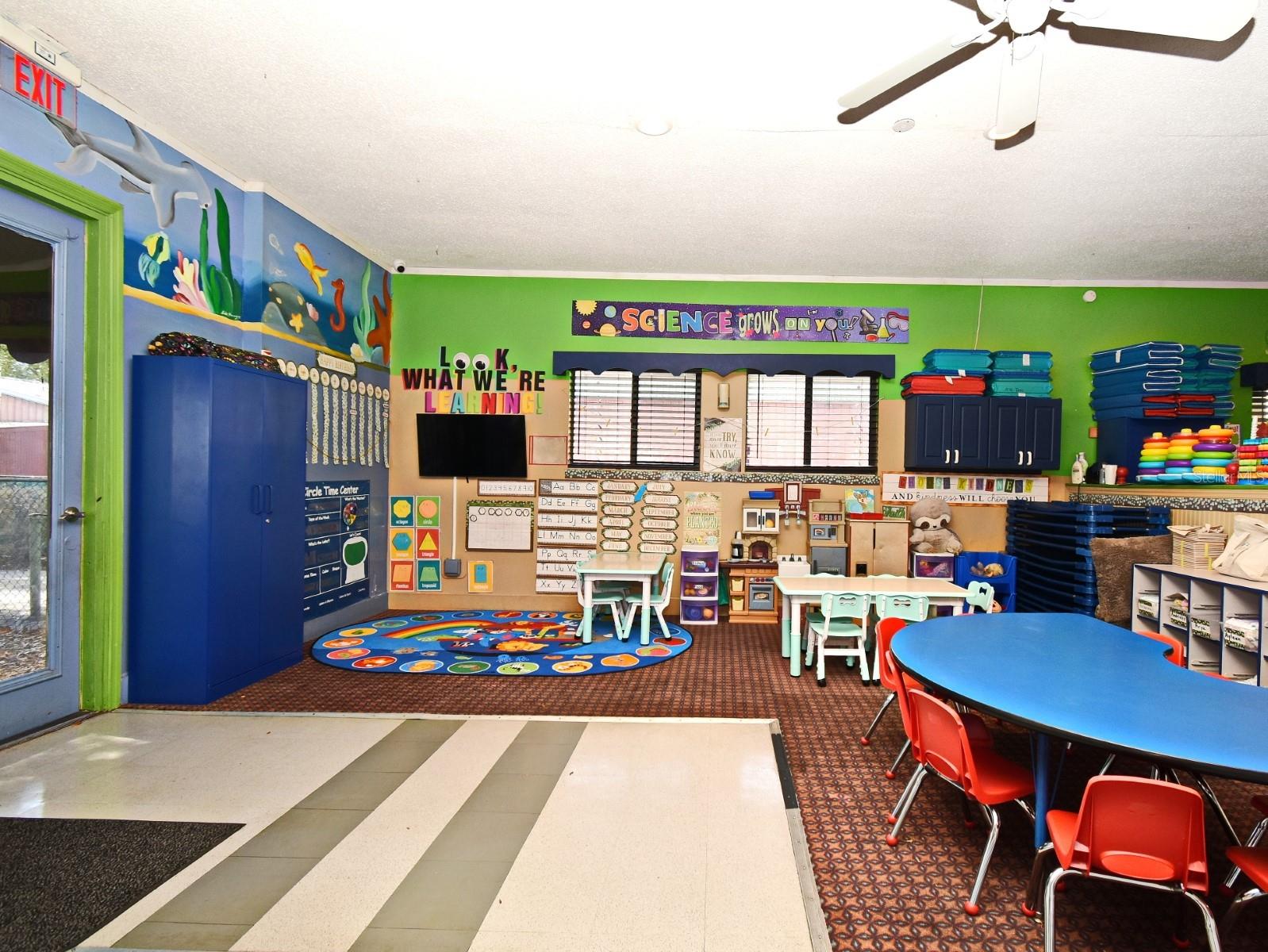 Image 33 of 53 For 7651 Valencia College Lane