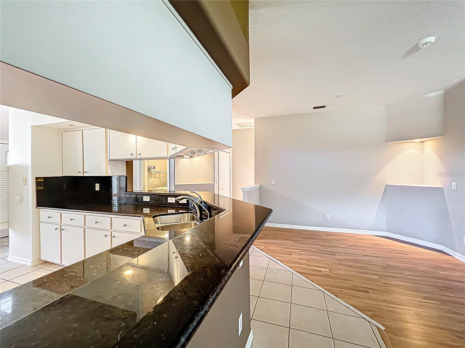 Image 16 of 53 For 21636 King Henry Avenue