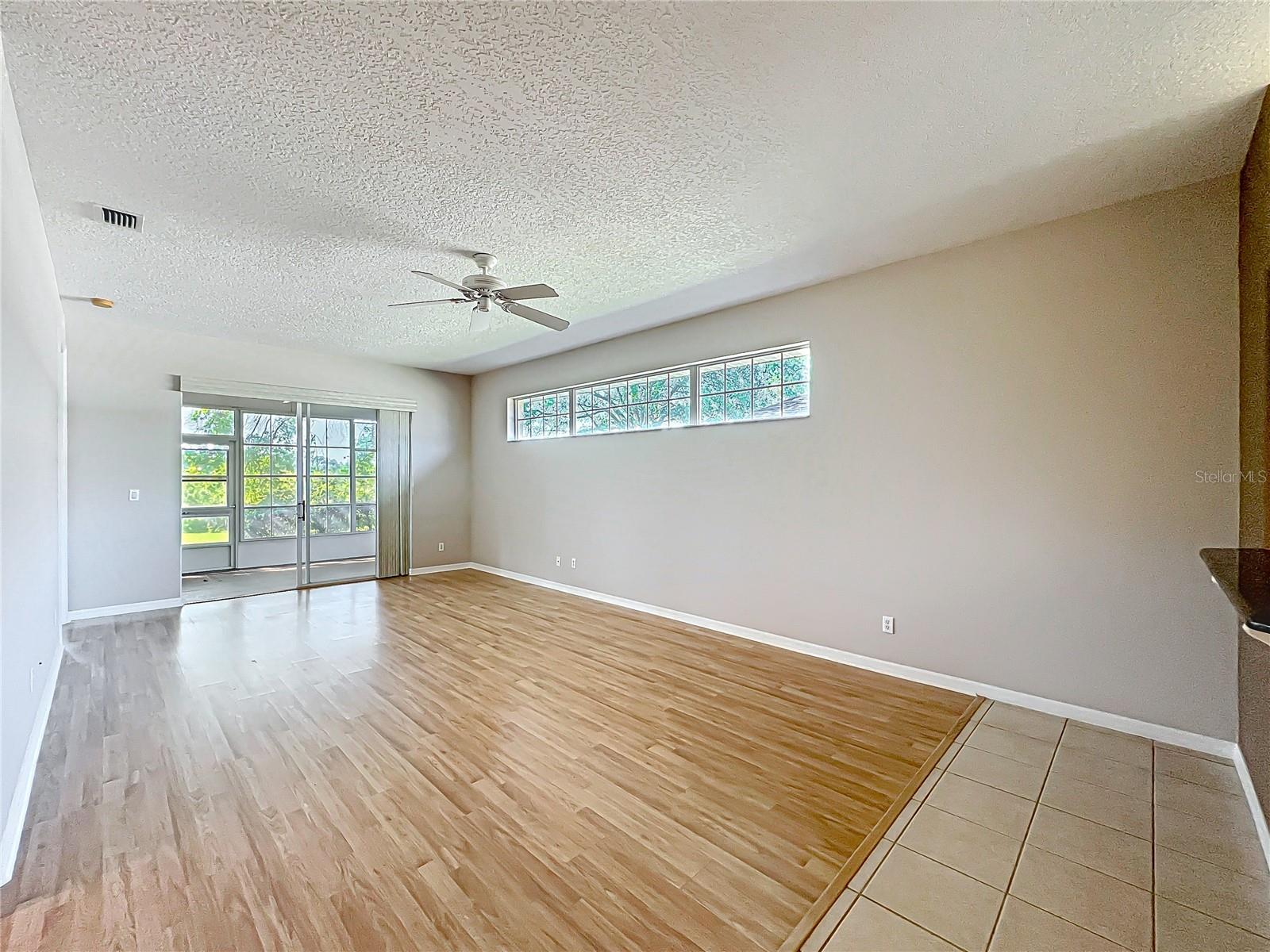 Image 17 of 53 For 21636 King Henry Avenue