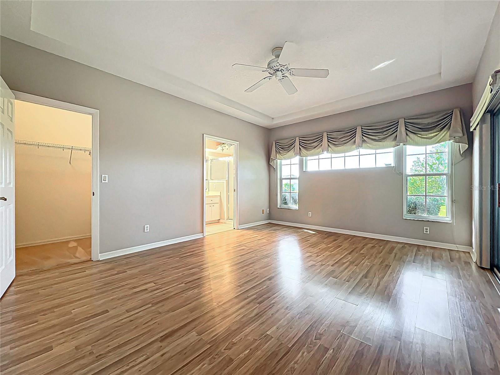 Image 20 of 53 For 21636 King Henry Avenue