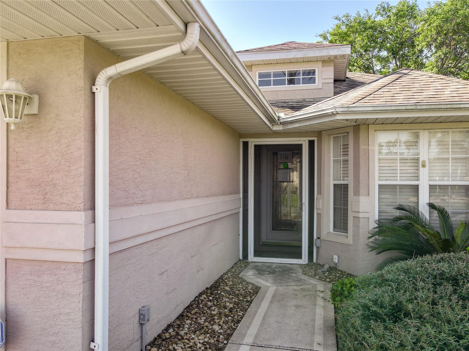Image 4 of 53 For 21636 King Henry Avenue