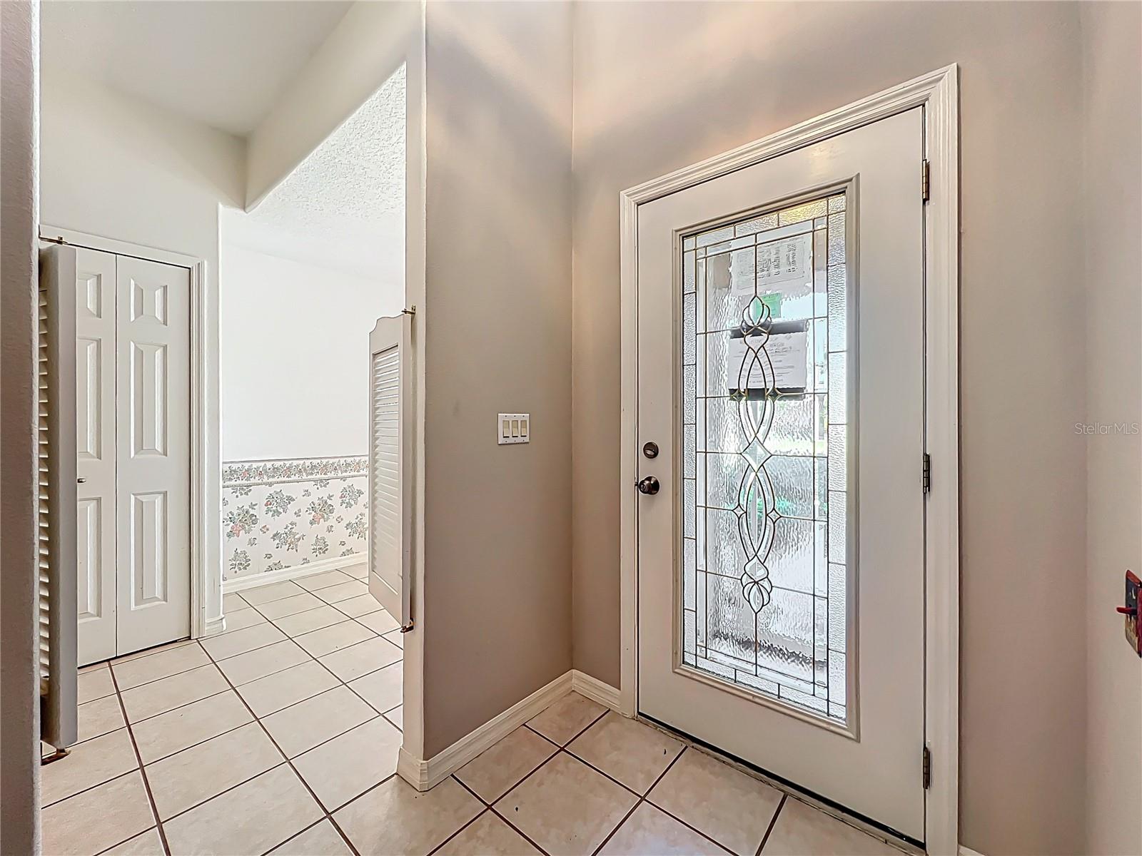 Image 5 of 53 For 21636 King Henry Avenue