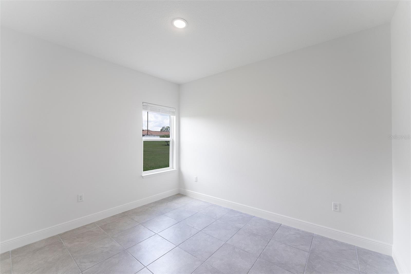 Listing photo id 16 for 3872 Baton Lane