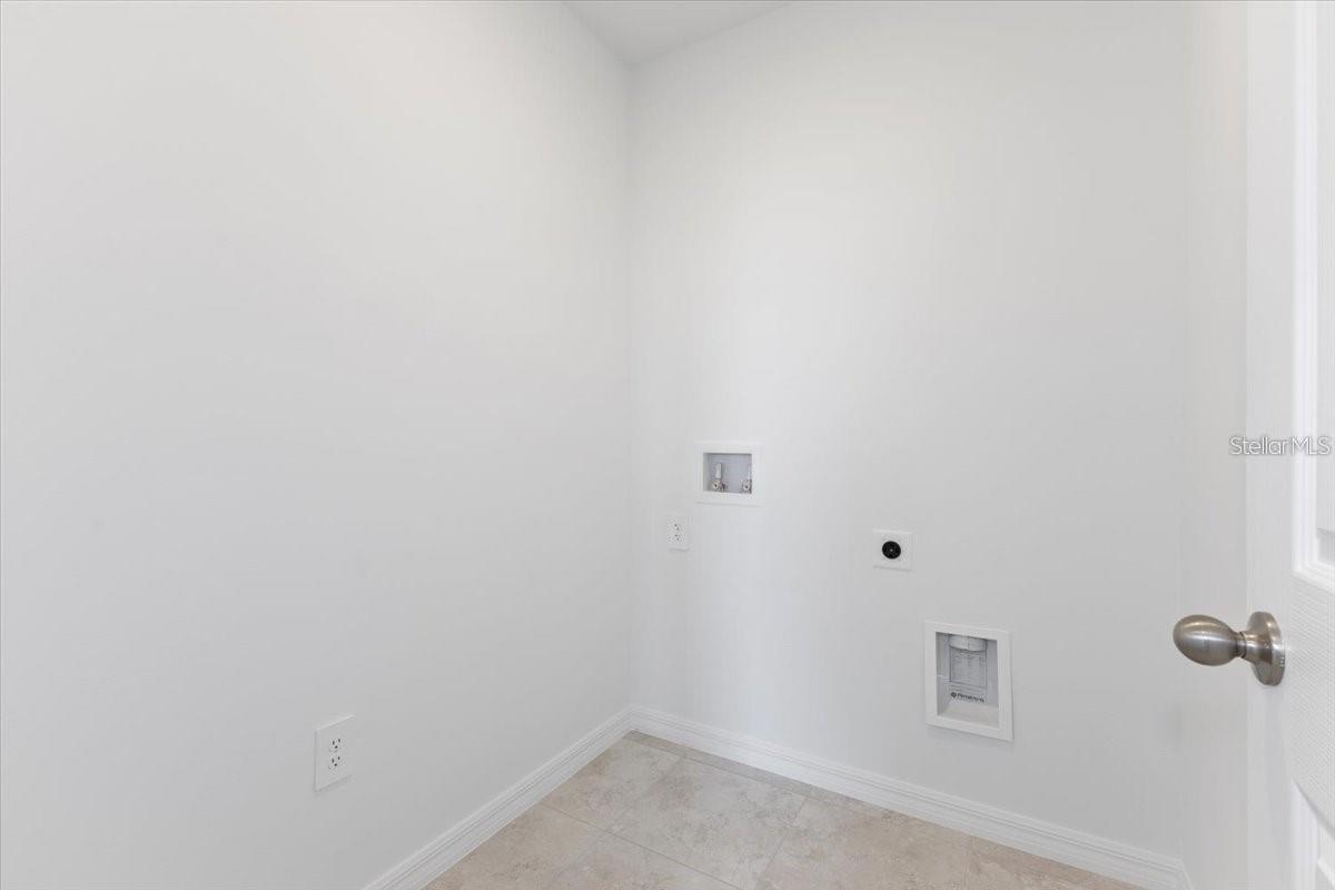 Image 14 of 24 For 1361 Current Place