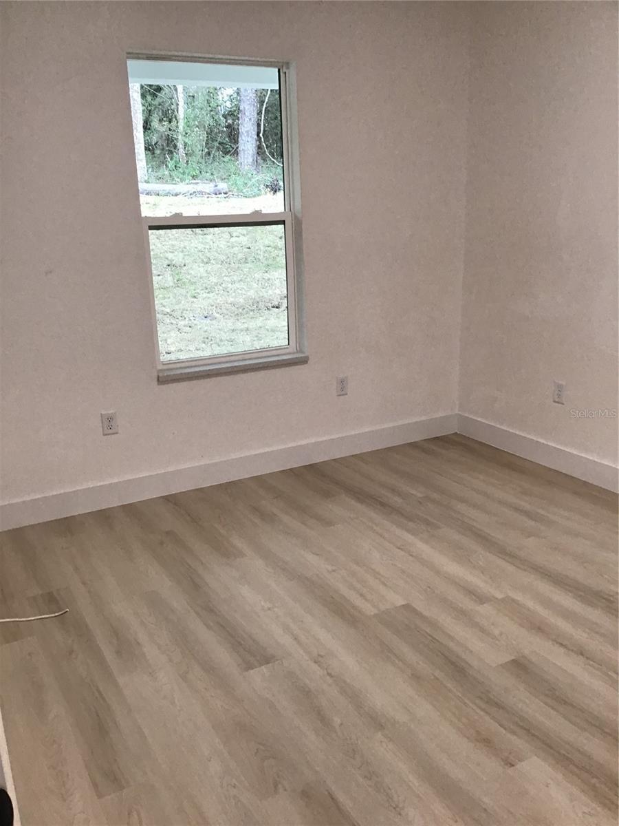 Image 20 of 27 For 6915 23 Avenue