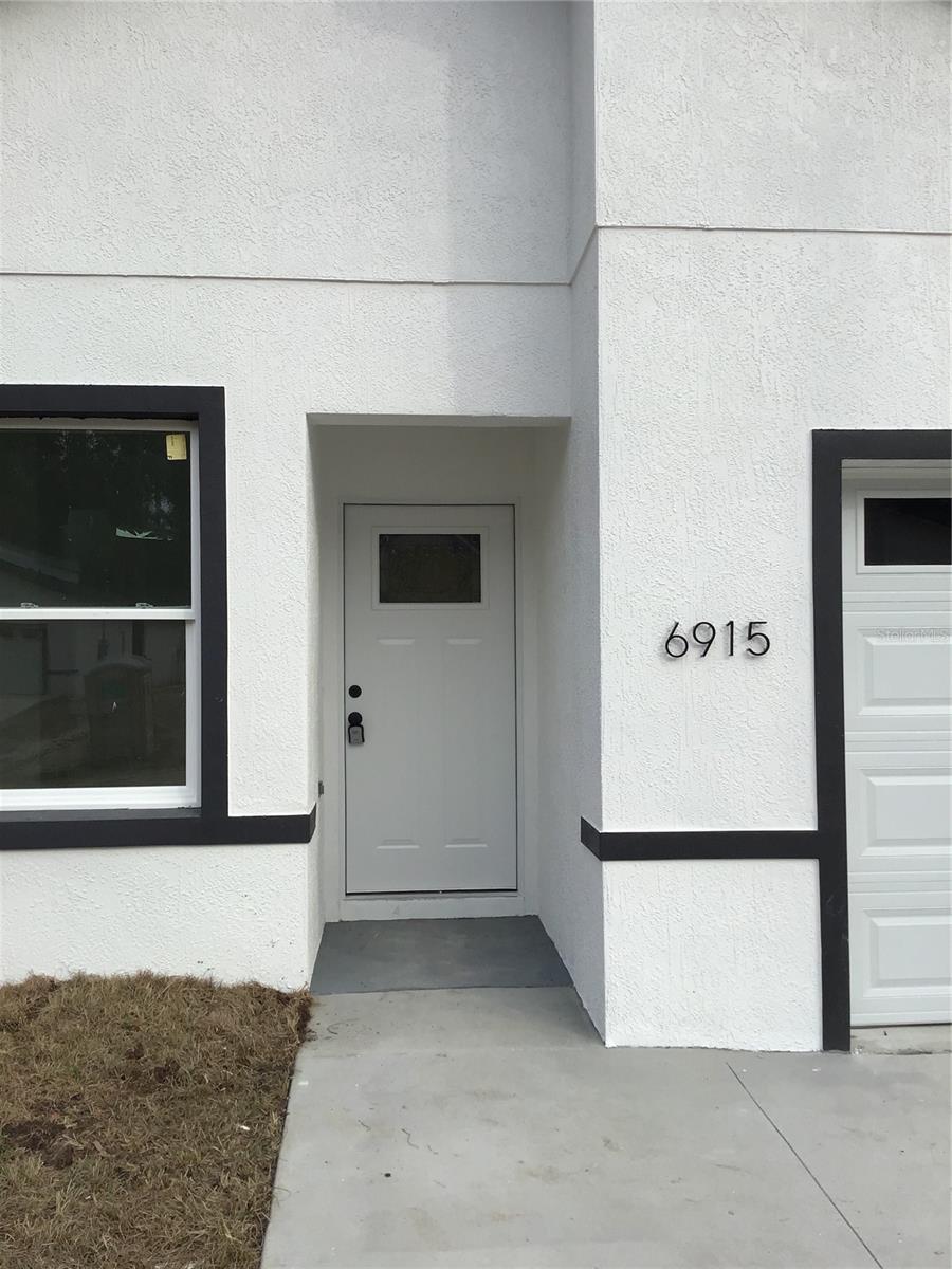 Image 3 of 27 For 6915 23 Avenue