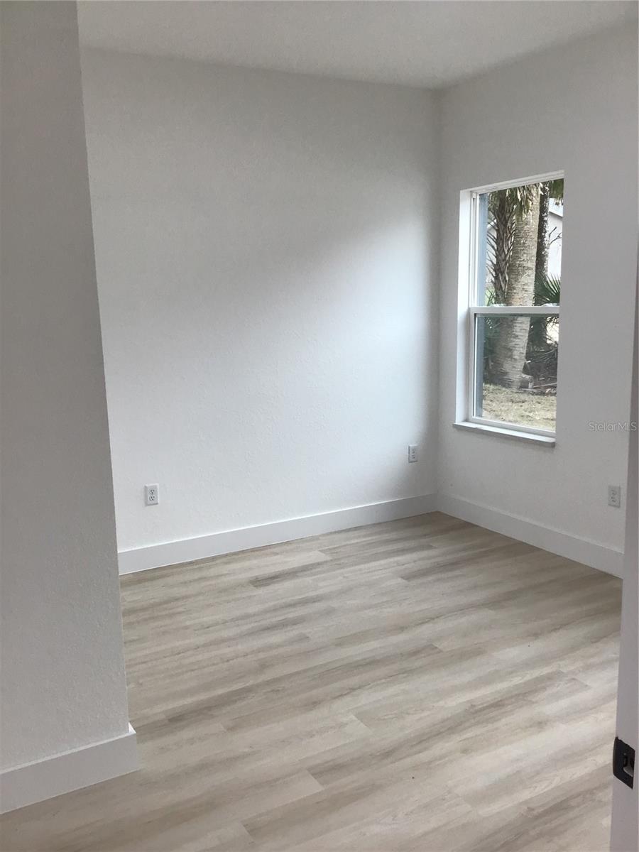 Image 6 of 27 For 6915 23 Avenue
