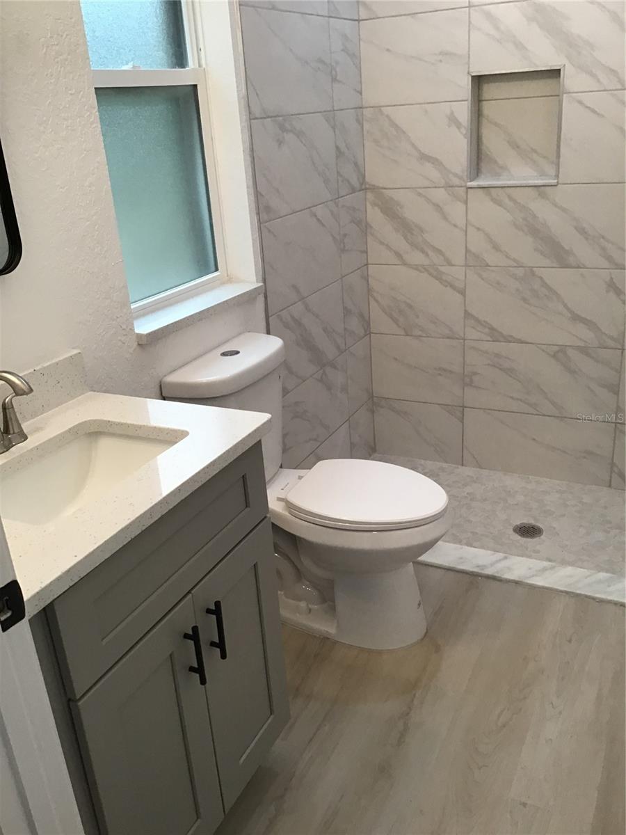 Image 21 of 26 For 6889 23 Avenue