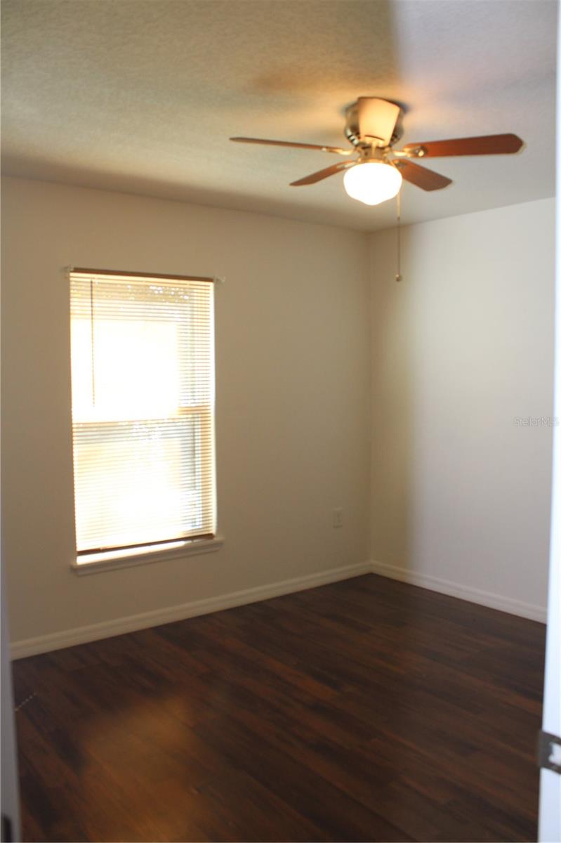 Image 21 of 37 For 1090 Parnell Court