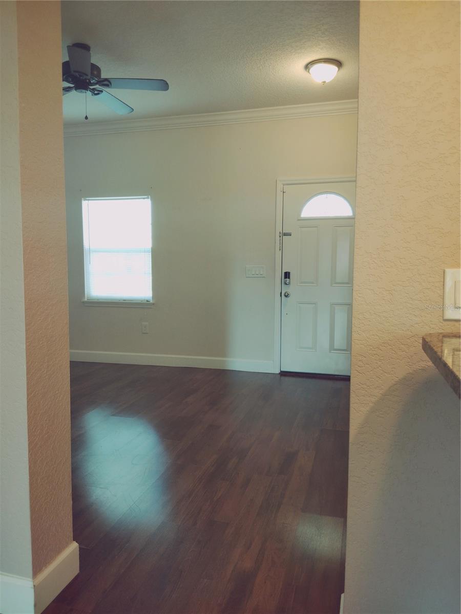 Image 6 of 37 For 1090 Parnell Court