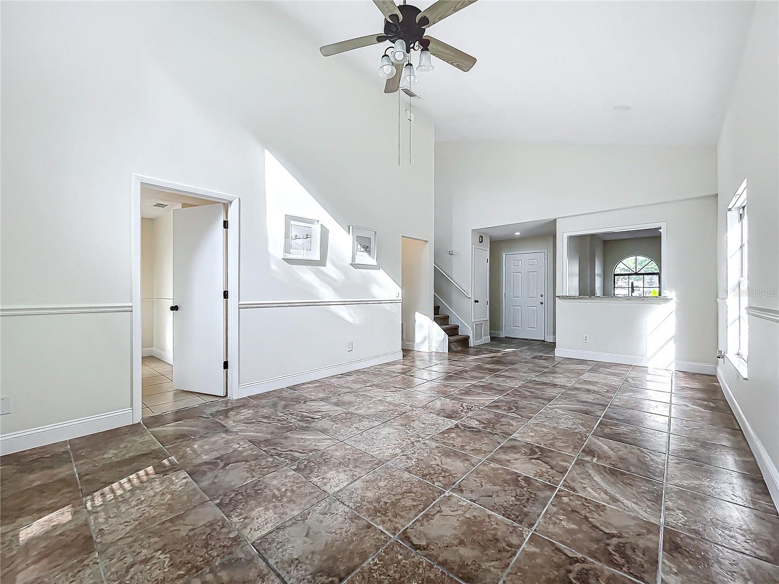 Image 4 of 48 For 1970 Larkwood Drive