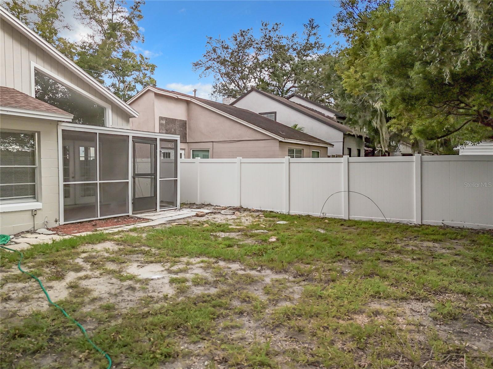 Image 5 of 48 For 1970 Larkwood Drive