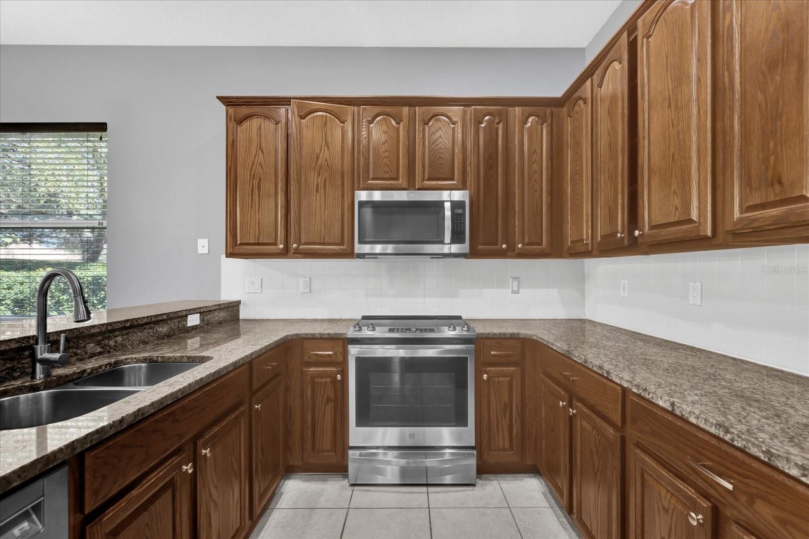 Image 14 of 35 For 1314 Chessington Circle