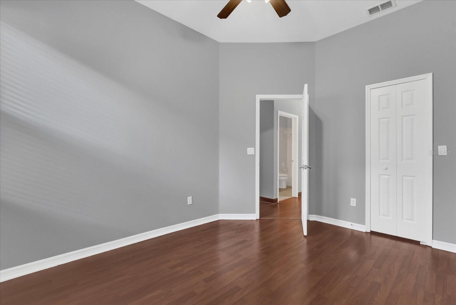 Image 17 of 35 For 1314 Chessington Circle