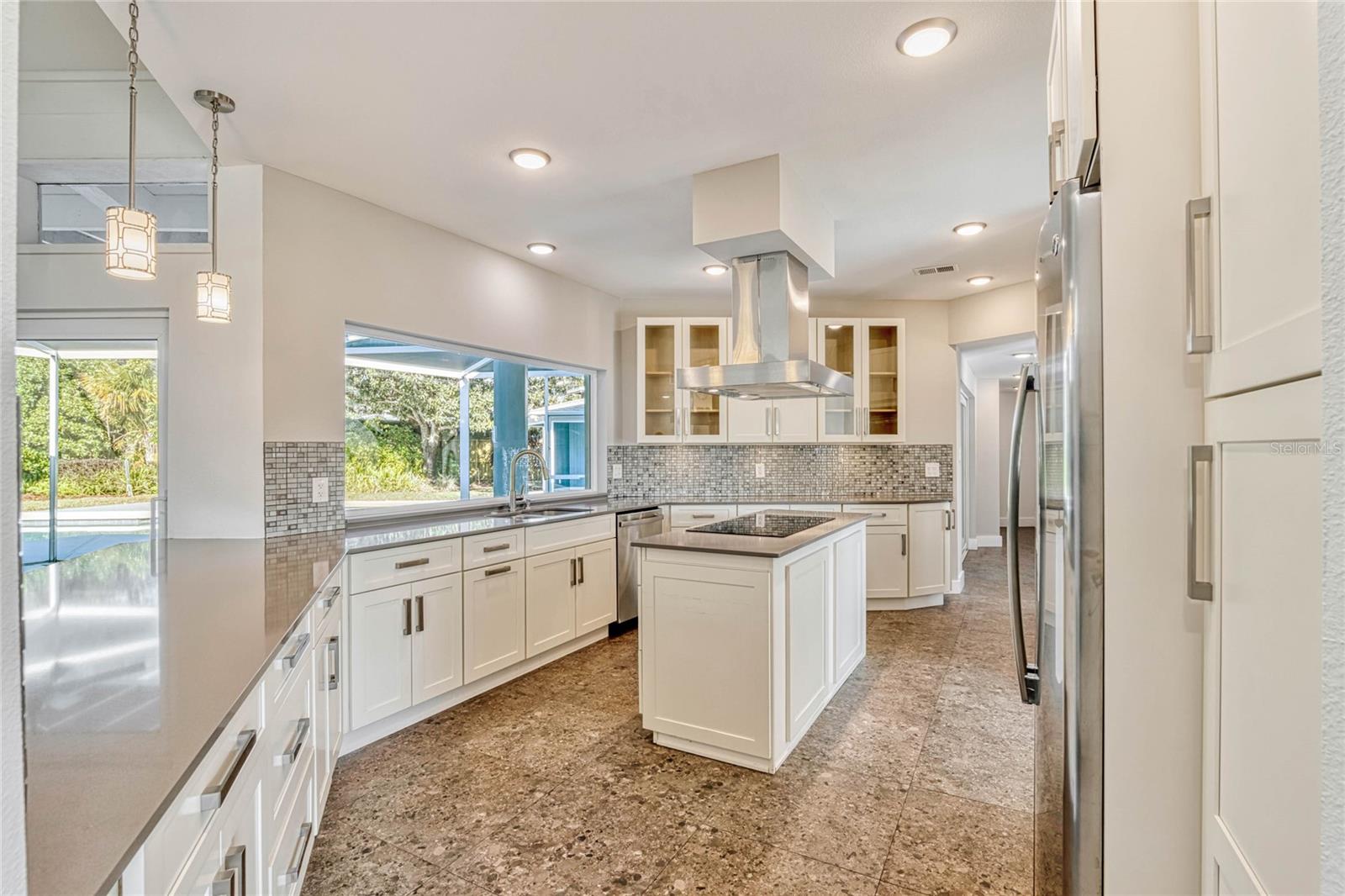 Image 14 of 59 For 8922 Bay Cove Court