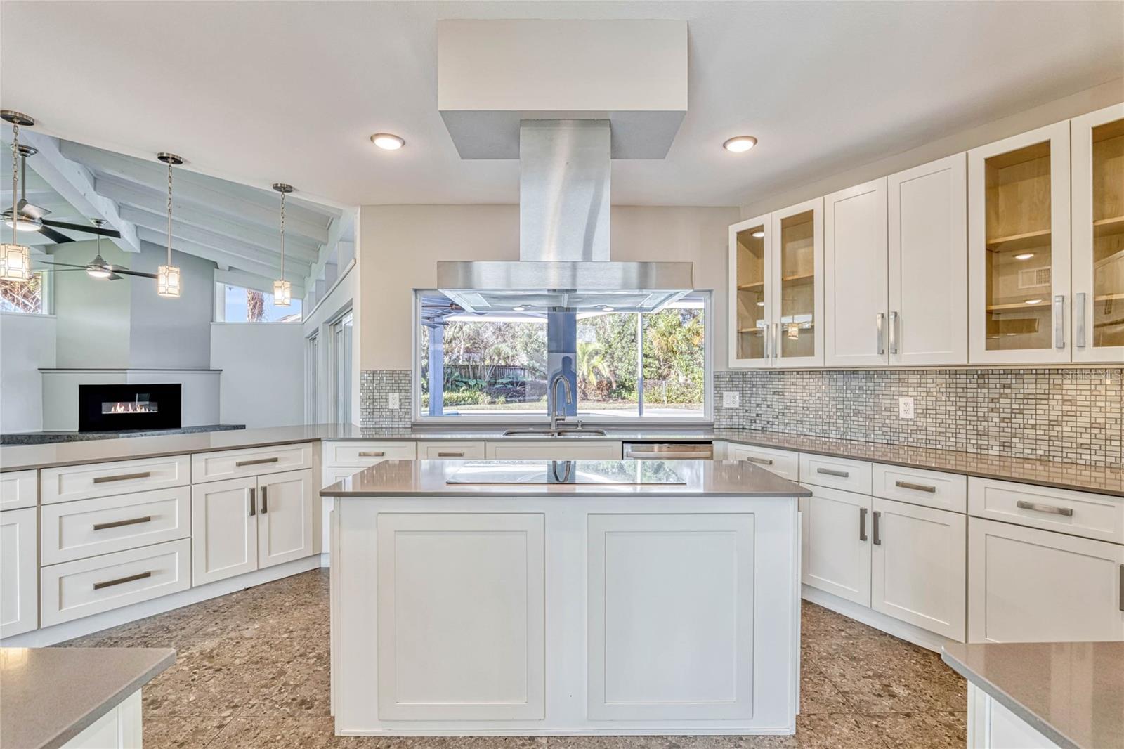 Image 17 of 59 For 8922 Bay Cove Court