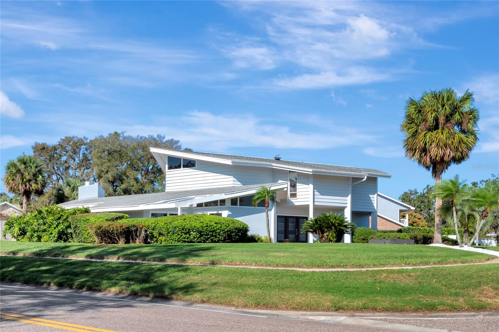 Image 4 of 59 For 8922 Bay Cove Court